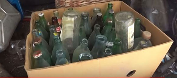 Сбор стеклянных бутылок